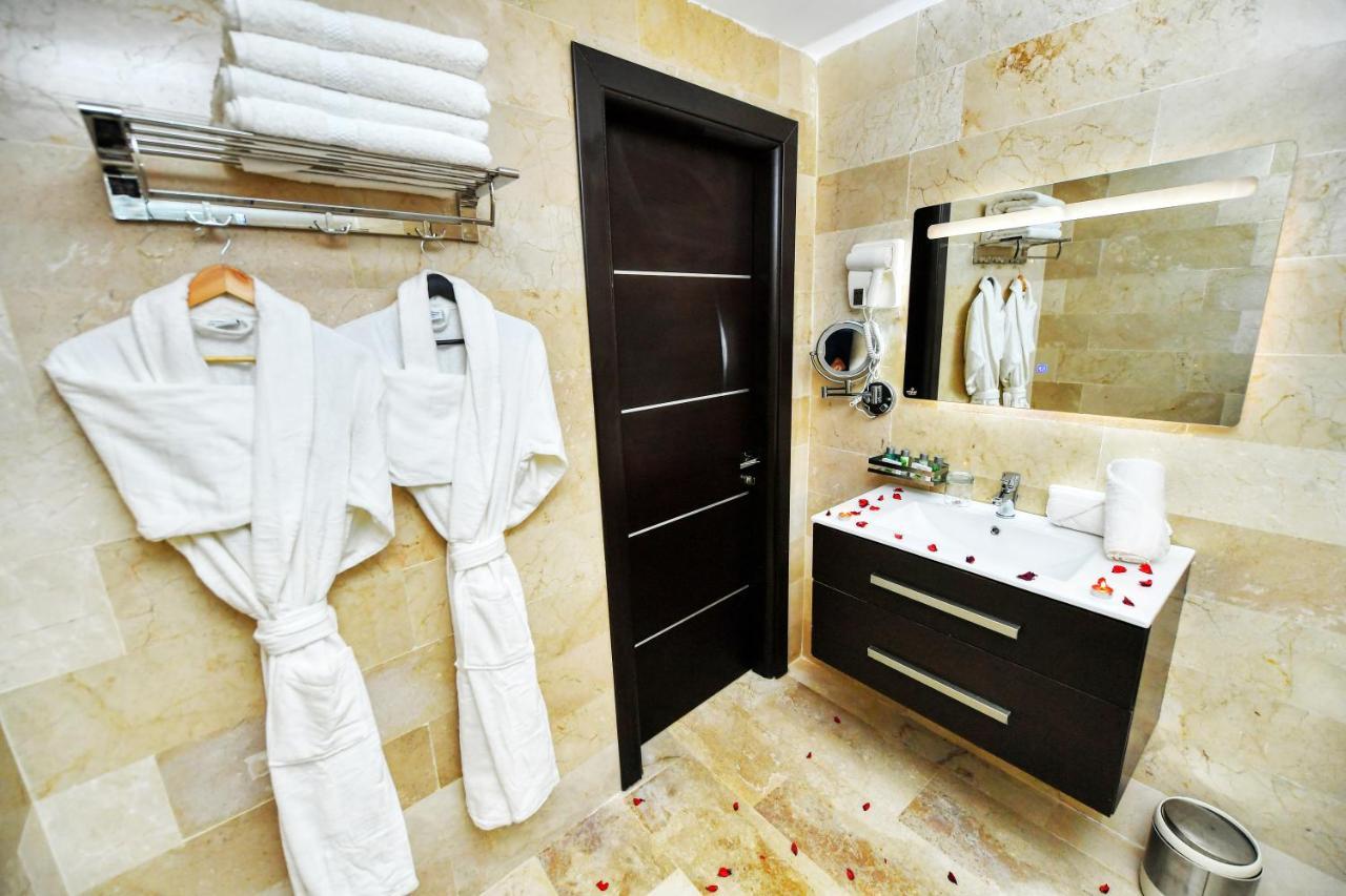 Mf Hotel Oran Bir El Djir Exterior photo